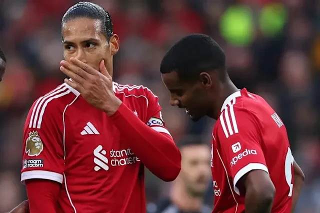 Arne Slot Defends Van Dijk After Sunderland Goal Criticism: "Smarter"